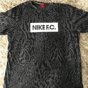 Nike shirt (Cool print)
